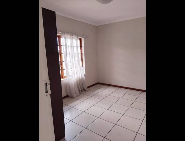 2 BEDROOM PROPERTY TO RENT IN BULT WEST